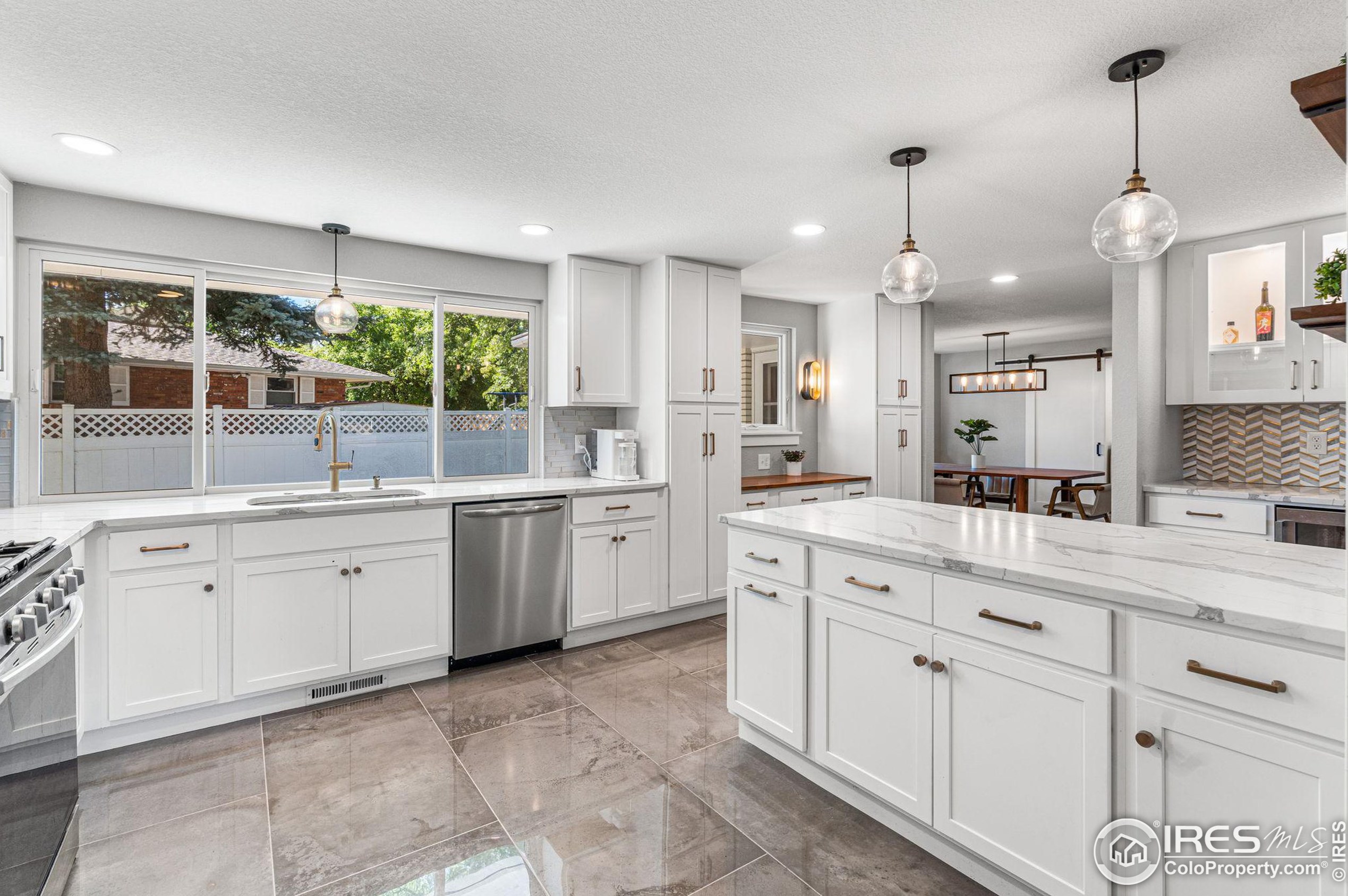 2645 Mtn Vw Ave, Longmont CO 80504-1225 exterior