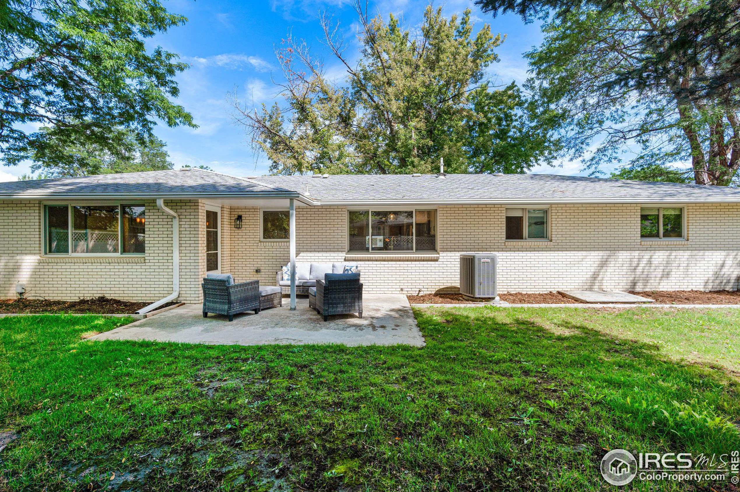 2645 Mtn Vw Ave, Longmont CO 80504-1225 exterior