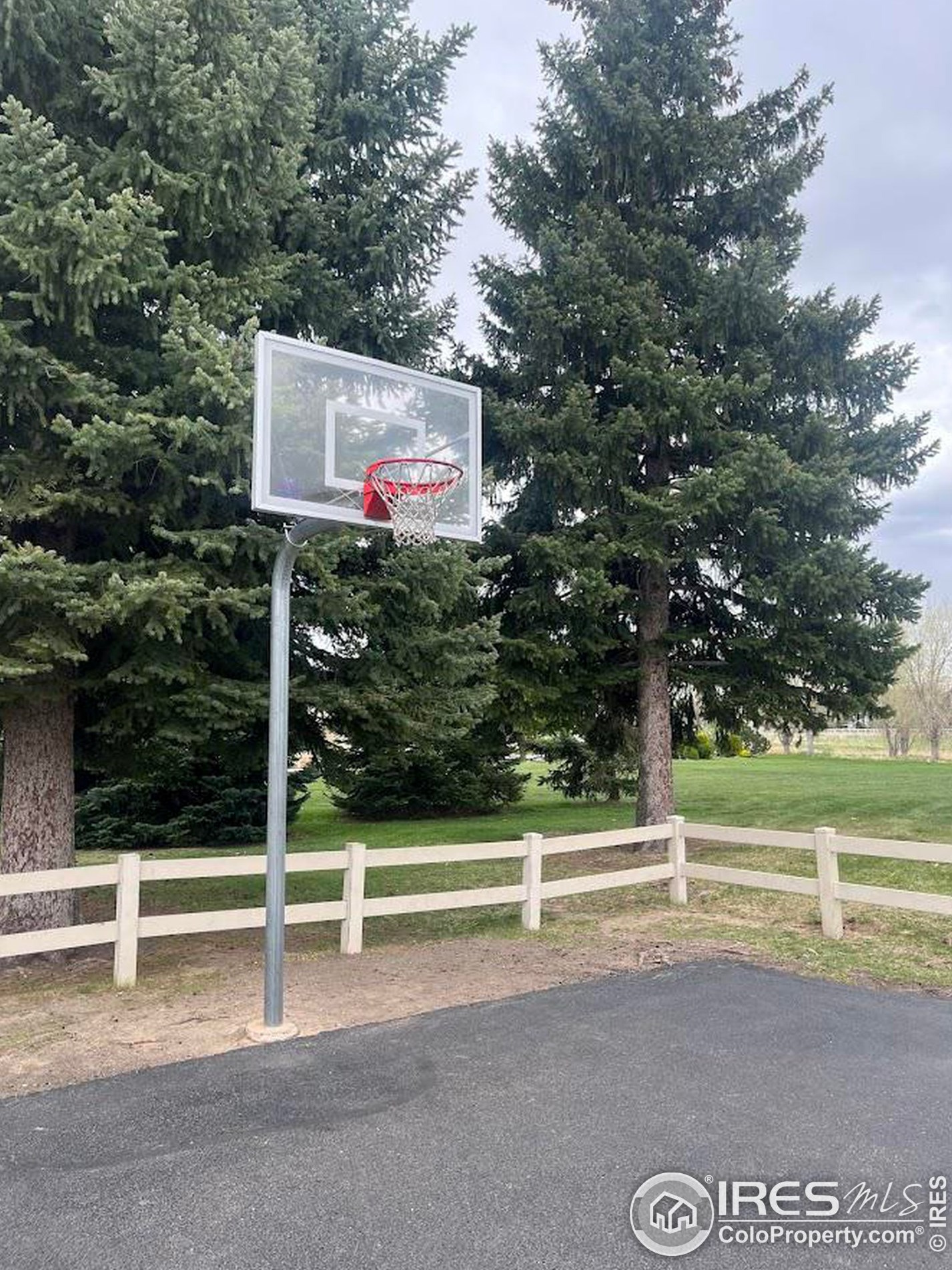 2863 Kansas Dr, Fort Collins CO  80525-4782 exterior
