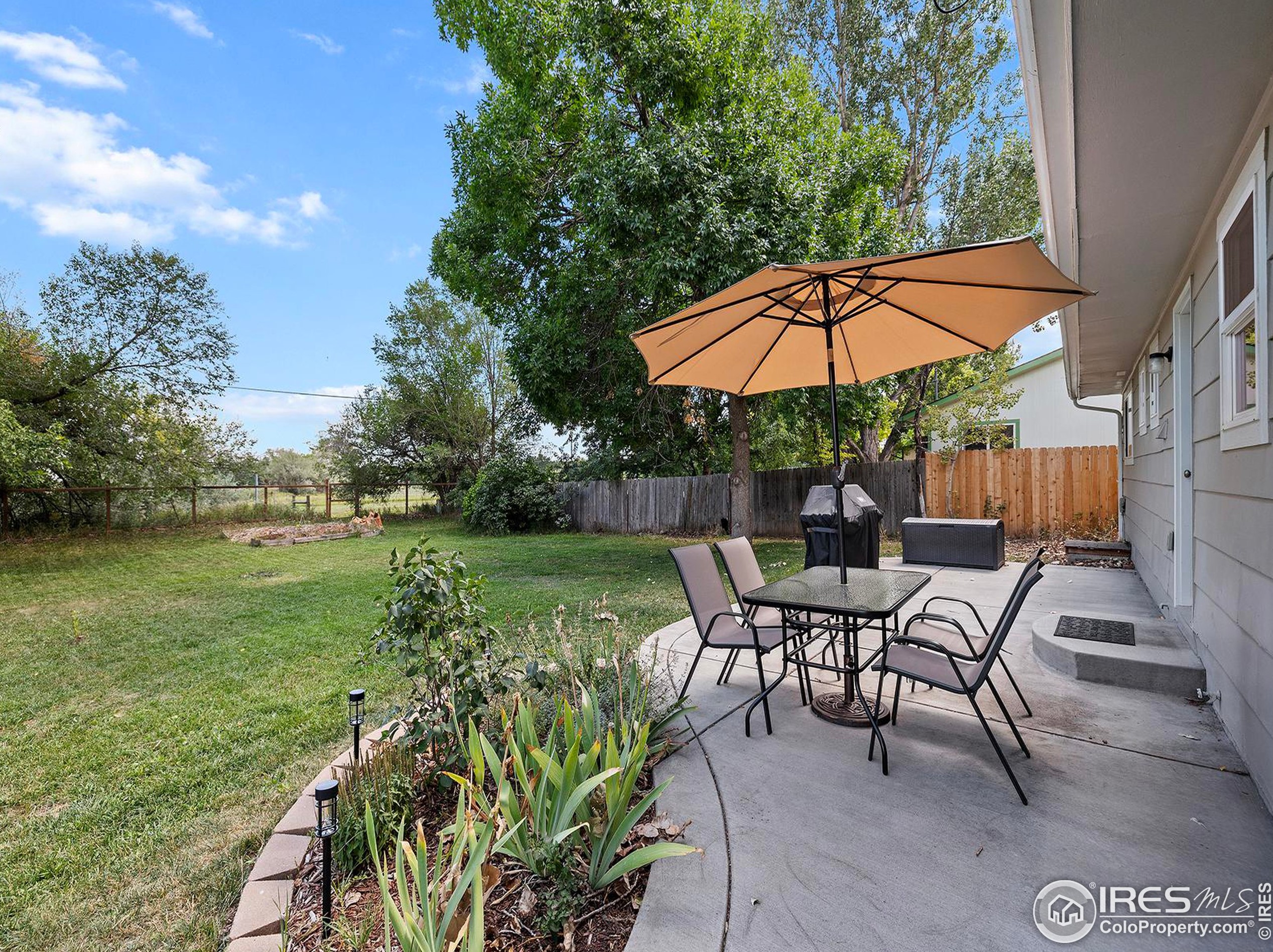 420 Impala Dr, Fort Collins CO  80521-1517 exterior