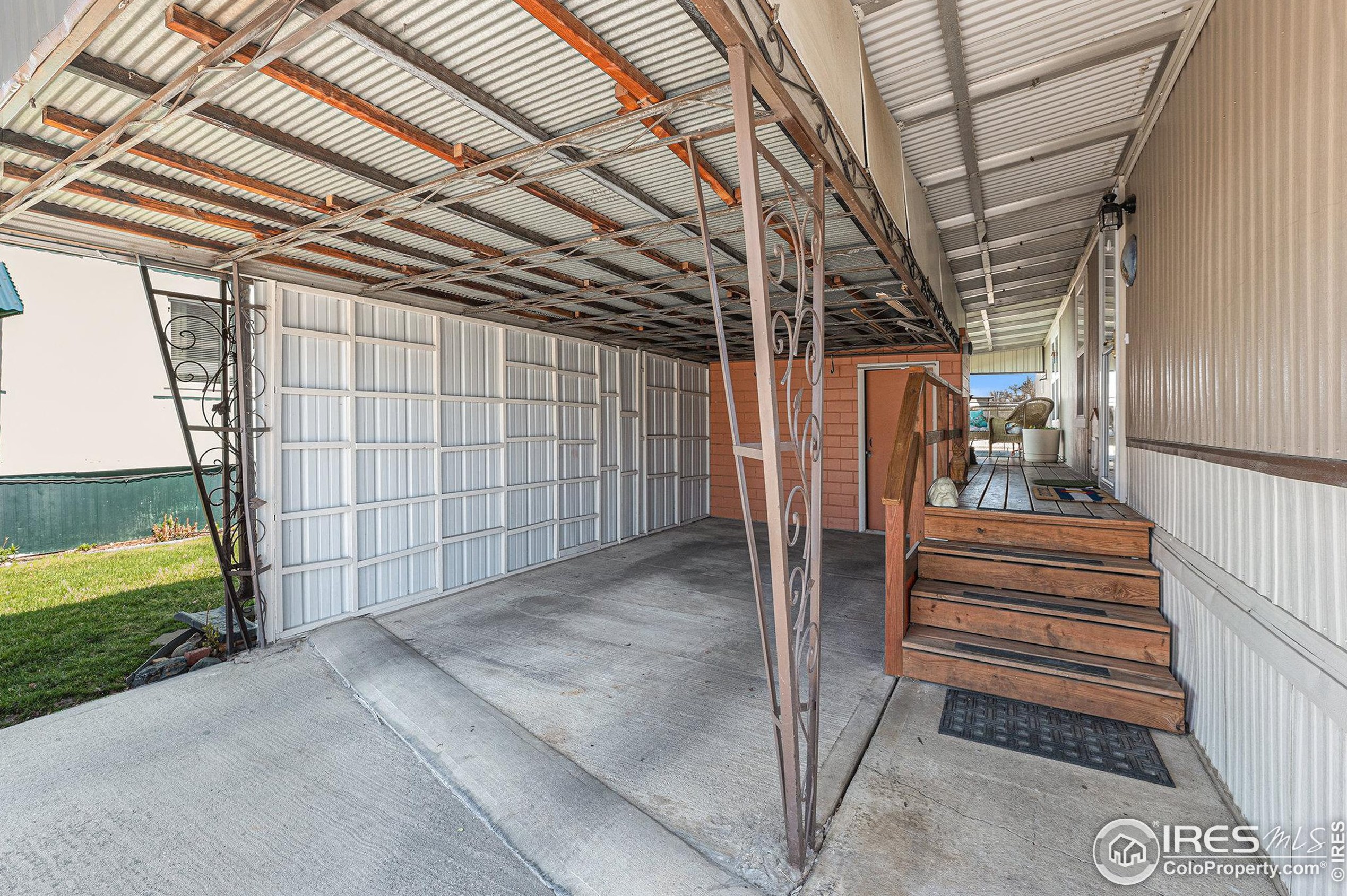 729 17th Ave, Longmont CO  80501-2654 exterior