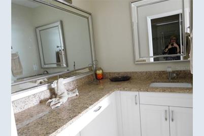 8735 Olde Hickory Avenue #8104, Sarasota, FL 34238 - Photo 11