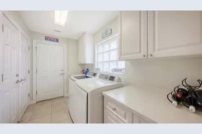 11605 Garessio Lane, Sarasota, FL 34238 - Photo 7