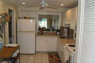 7405 W Country Club Dr N, Sarasota, FL 34243 - Photo 5