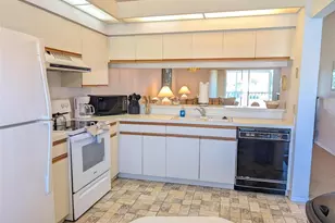 4378 Maderia Ct Ct, Sarasota, FL 34233 - Photo 9