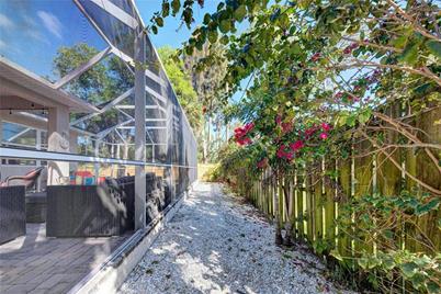 2330 Bradford Street, Sarasota, FL 34231 - Photo 11