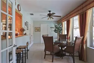 2929 Mayflower St, Sarasota, FL 34231 - Photo 13