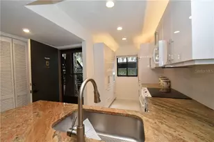 1716 Glenhouse Dr, Sarasota, FL 34231 - Photo 9