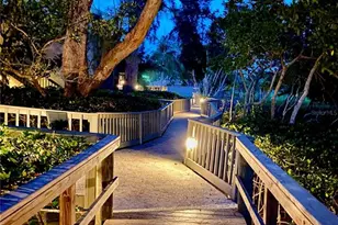 1667 Brookhouse Cir, Sarasota, FL 34231 - Photo 17