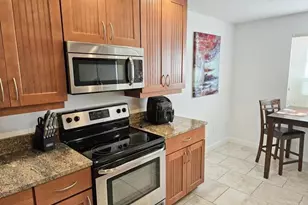 6618 7th Ave Cir W, Bradenton, FL 34209 - Photo 3
