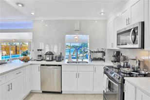 4315 Royal Palm Dr, Bradenton, FL 34210 - Photo 9