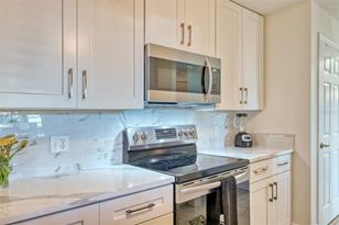 750 N Tamiami Trl, Sarasota, FL 34236 - Photo 17