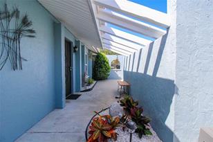 3852 Gatewood Dr, Sarasota, FL 34232 - Photo 5