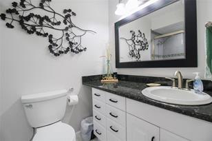 3852 Gatewood Dr, Sarasota, FL 34232 - Photo 15