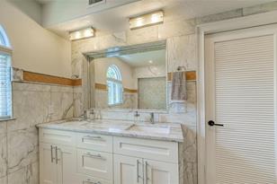 2520 Tami Sola St, Sarasota, FL 34237 - Photo 29