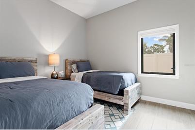 1905 Tulip Drive, Sarasota, FL 34239 - Photo 27