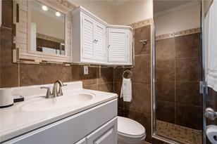 2140 Pinehurst St, Sarasota, FL 34231 - Photo 17