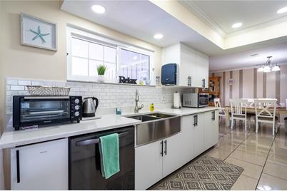 2140 Pinehurst Street, Sarasota, FL 34231 - Photo 11