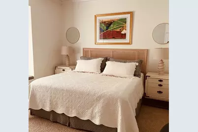 9611 Castle Point Drive #916, Sarasota, FL 34238 - Photo 17