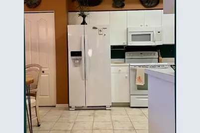 9611 Castle Point Drive #916, Sarasota, FL 34238 - Photo 7