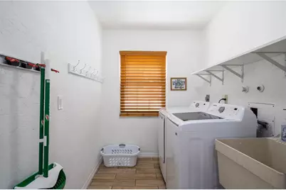 7354 Biltmore Drive, Sarasota, FL 34231 - Photo 23