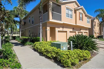 3423 Parkridge Circle #19-101, Sarasota, FL 34243 - Photo 3