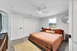 2441 Novus St, Sarasota, FL 34237 - Photo 9