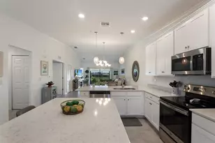 5721 Palmer Cir, Bradenton, FL 34211 - Photo 9