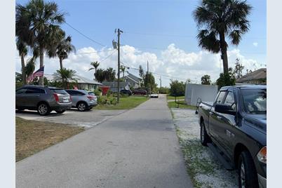 2271 Westwood Road, North Fort Myers, FL 33917 - Photo 7