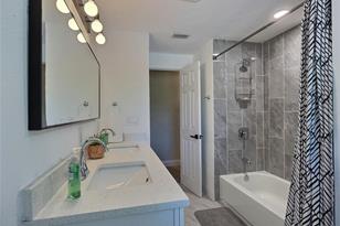 4658 Maceachen Blvd, Sarasota, FL 34233 - Photo 9