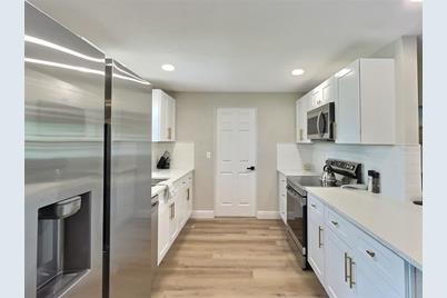 4658 Maceachen Boulevard, Sarasota, FL 34233 - Photo 29