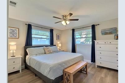 4658 Maceachen Boulevard, Sarasota, FL 34233 - Photo 15