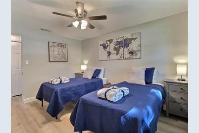 4658 Maceachen Boulevard, Sarasota, FL 34233 - Photo 11