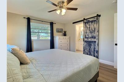 4658 Maceachen Boulevard, Sarasota, FL 34233 - Photo 17