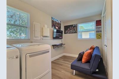 4658 Maceachen Boulevard, Sarasota, FL 34233 - Photo 5