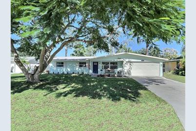 4658 Maceachen Boulevard, Sarasota, FL 34233 - Photo 1