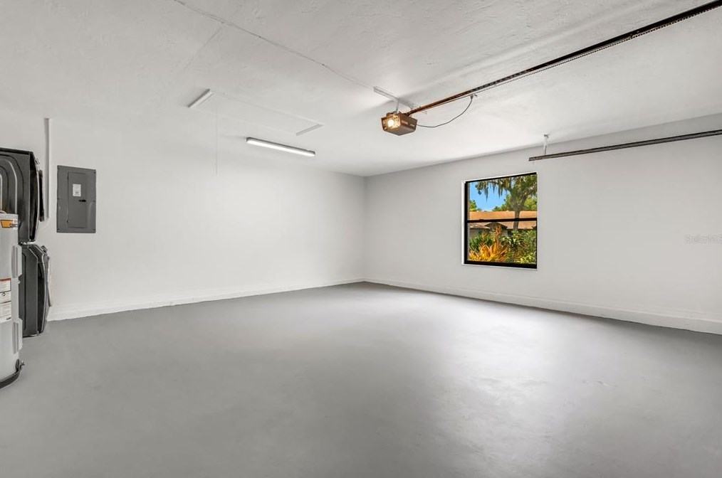 4912 80th Avenue Cir, Sarasota FL  34243-4915 exterior