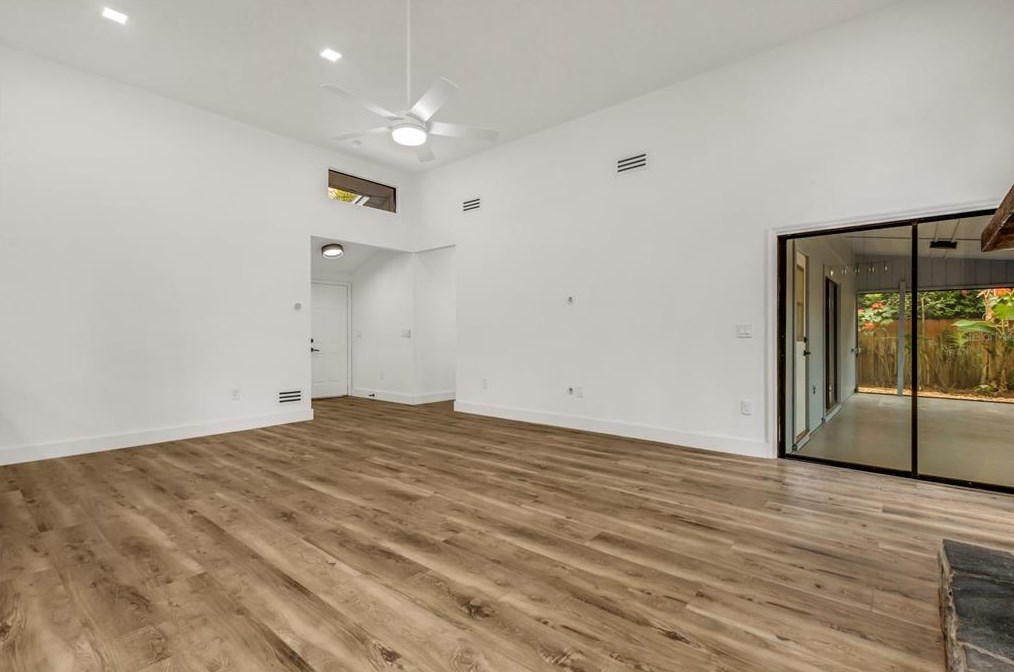 4912 80th Avenue Cir, Sarasota FL  34243-4915 exterior