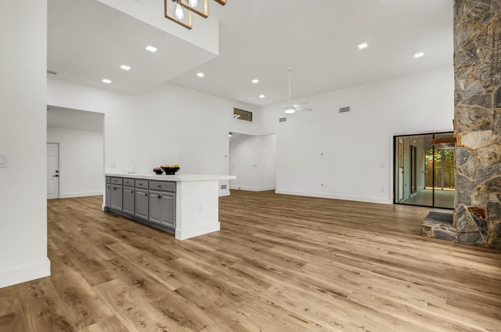 4912 80th Avenue Cir, Sarasota FL  34243-4915 exterior