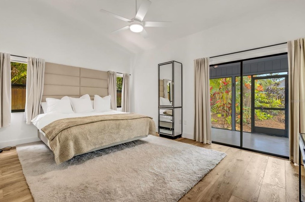 4912 80th Avenue Cir, Sarasota FL  34243-4915 exterior