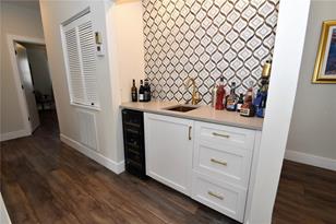 1631 Starling Dr, Sarasota, FL 34231 - Photo 3