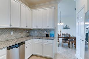 5805 Wake Forest Run, Lakewood Ranch, FL 34211 - Photo 11