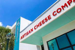 430 Kumquat Ct, Sarasota, FL 34236 - Photo 11