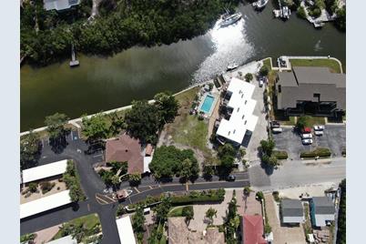 9238 Midnight Pass Road, Sarasota, FL 34242 - Photo 25