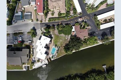 9238 Midnight Pass Road, Sarasota, FL 34242 - Photo 27