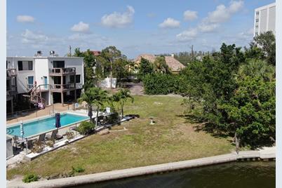 9238 Midnight Pass Road, Sarasota, FL 34242 - Photo 21