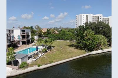 9238 Midnight Pass Road, Sarasota, FL 34242 - Photo 19