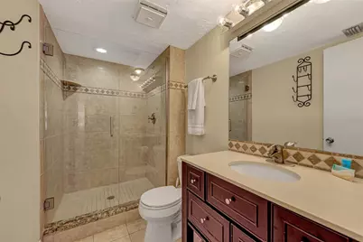 116 Vista Hermosa Circle #210C, Sarasota, FL 34242 - Photo 25