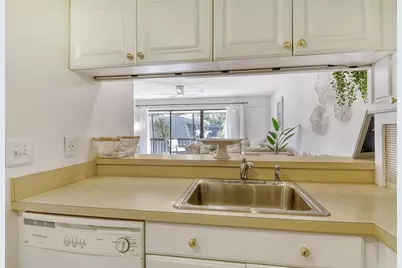 4616 Ringwood Meadow #20, Sarasota, FL 34235 - Photo 7