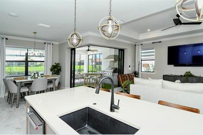 18114 Waterville Place, Bradenton, FL 34202 - Photo 9